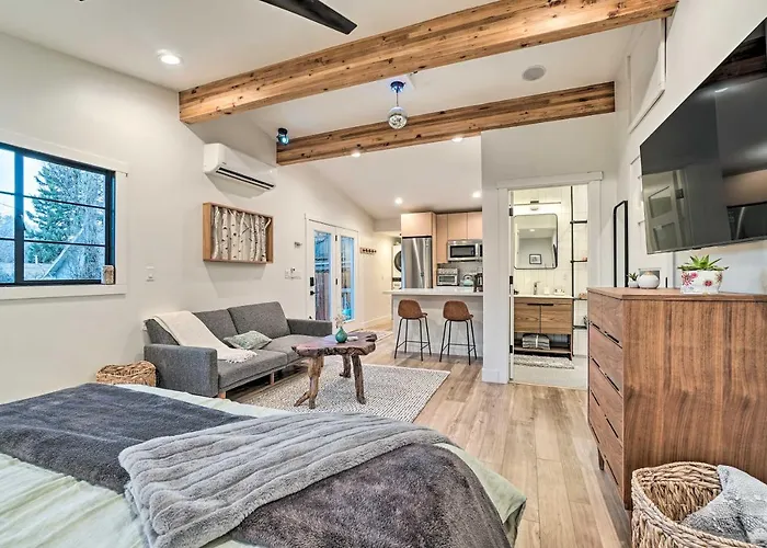 Apartment Cozy W/ Patio - Near Dtwn! Flagstaff