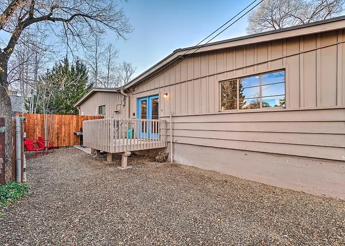 Apartment Cozy W/ Patio - Near Dtwn! *