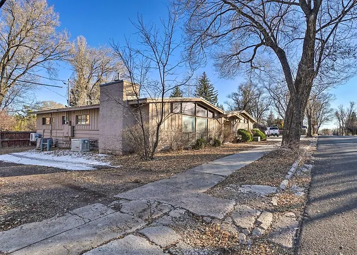 Apartment Cozy W/ Patio - Near Dtwn! *