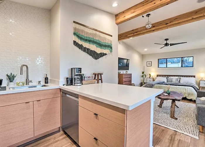Cozy W/ Patio - Near Dtwn! Flagstaff